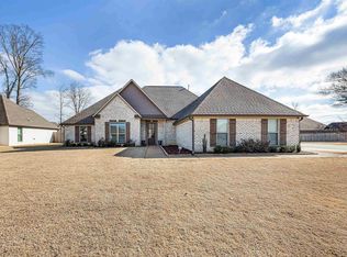 6 Pine Hill Cv, Jackson, TN 38305
