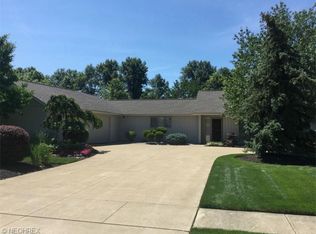 32671 Bridgestone Dr, North Ridgeville, OH 44039