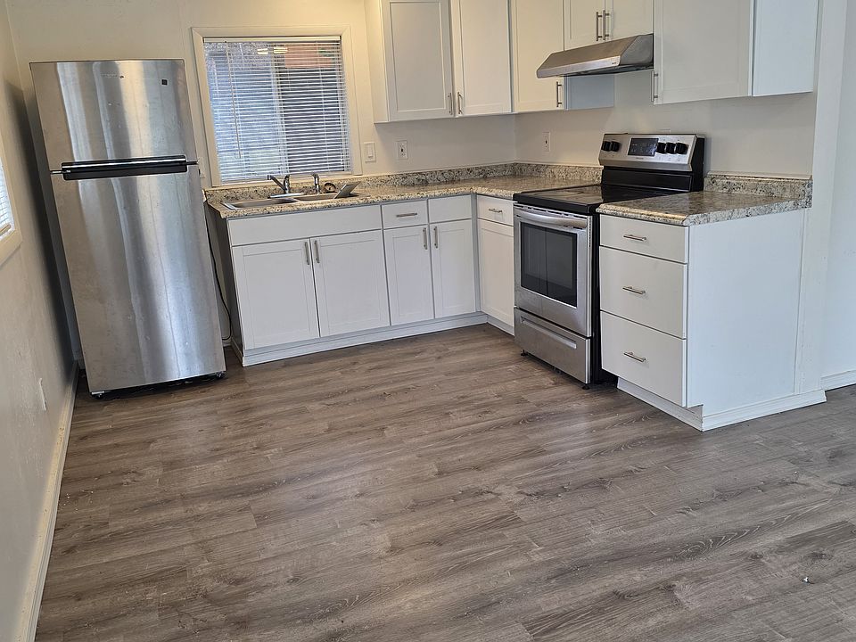newly renovated kitchen! stove, frig! countertops