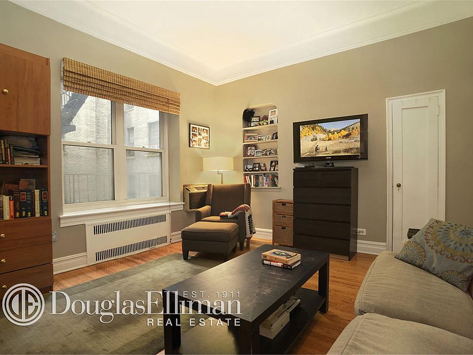 2nd image of 55 Pineapple St APT 6G