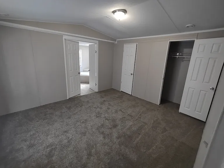 92 Tate Ln #92 — Photo 6