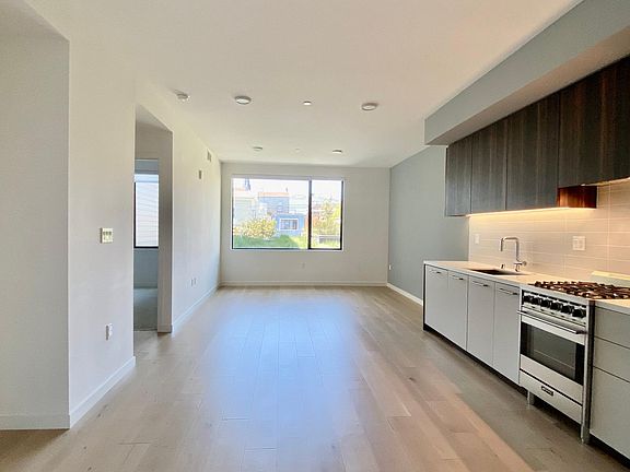 5th image of 1188 Valencia St APT 206