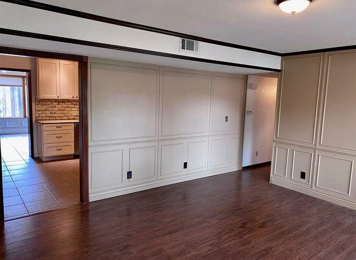 Building Photo - 214 Tanglewood St #1