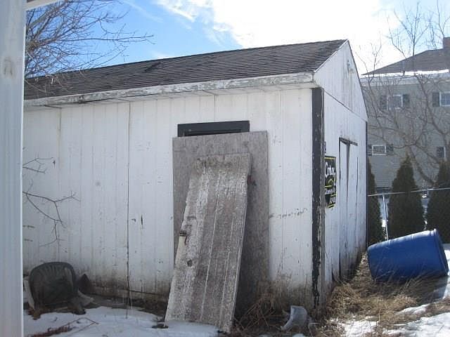 2nd image of 12 Robinson Road