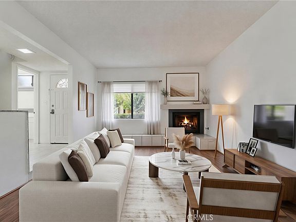 5th image of 6746 Encino Ave Unit 2