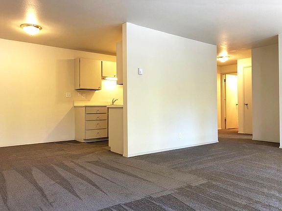5th image of 12520 Roosevelt Way NE APT 401