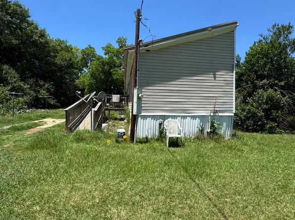448 R S Brigmond Rd, Douglas, GA 31533
