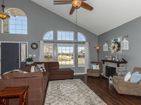 2nd image of 3411 Stone Creek Dr