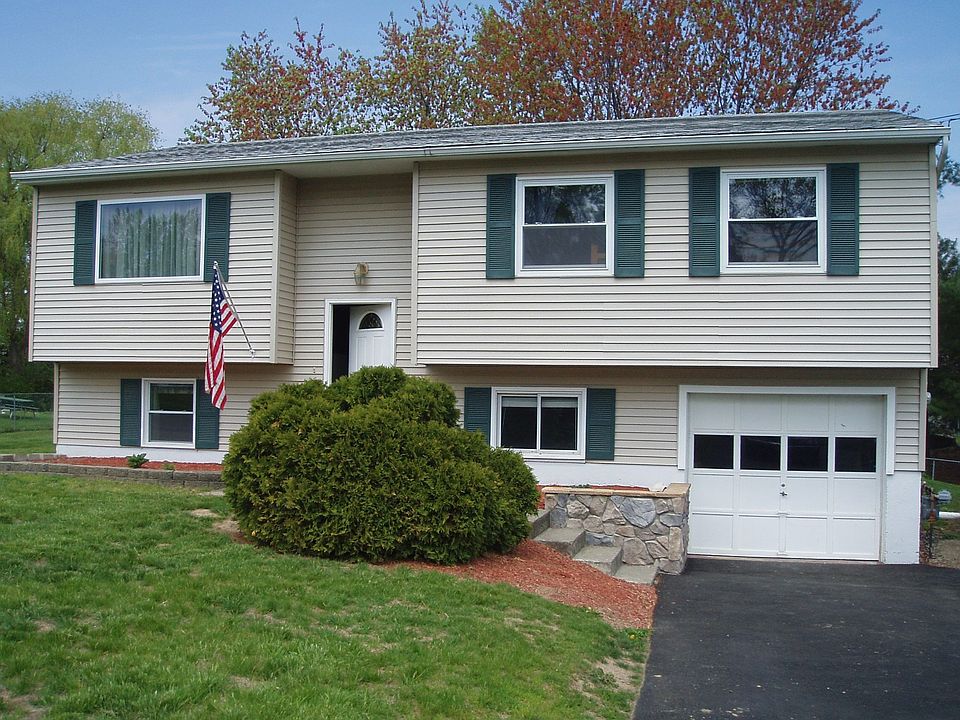 1st image of 23 Buckingham Dr