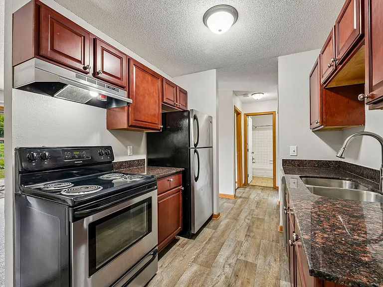 River Ridge Apartments — Photo 33