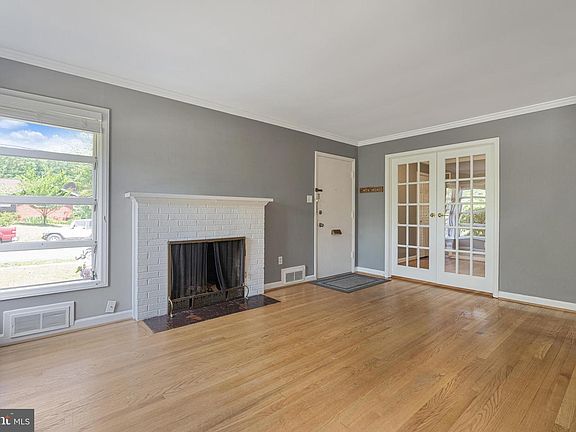 5th image of 1809 Rollins Dr