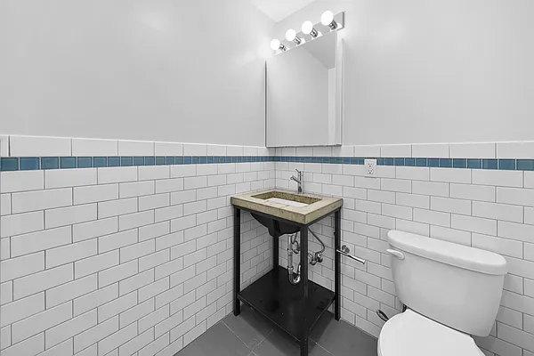 Rented by Nooklyn NYC LLC | media 17