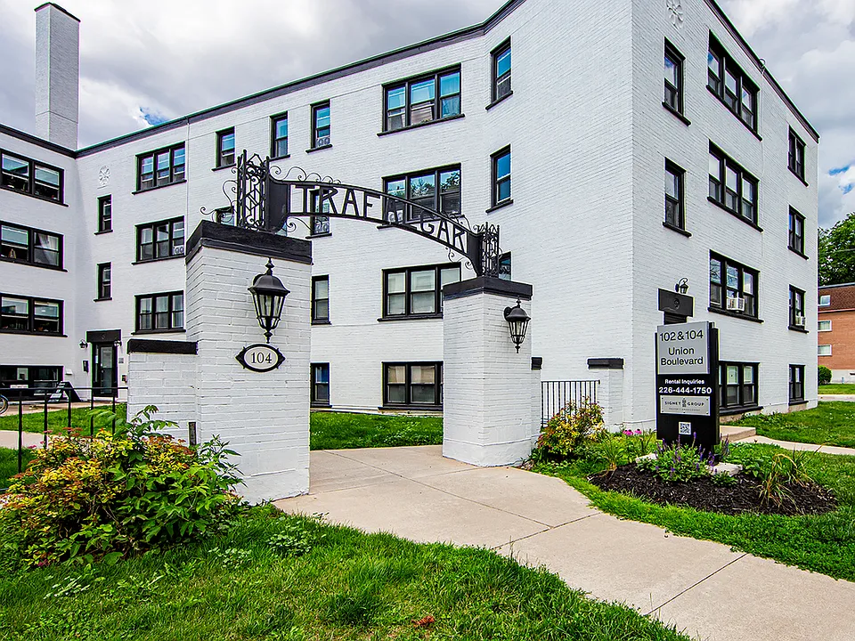102 Union Blvd #303