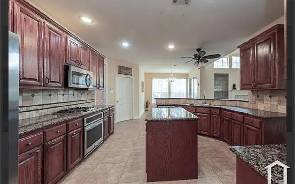 1125 Waterford Way — Photo 15