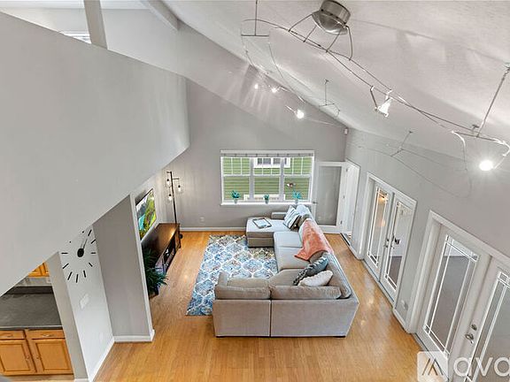 4th image of 833 N Fern Creek Ave #201