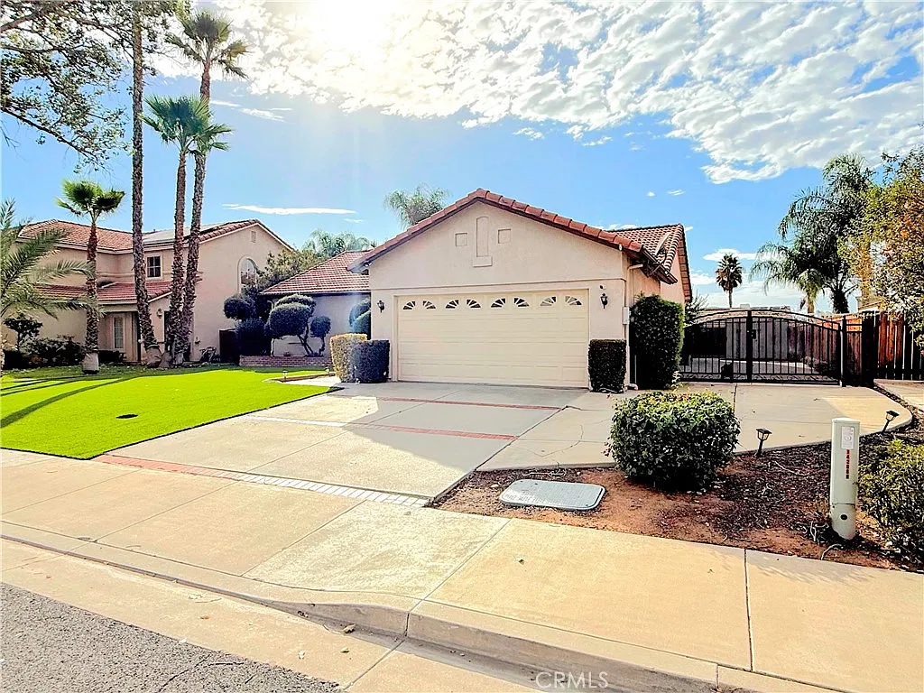 3 bed, 1732 sqft, $3,400 — Photo 2