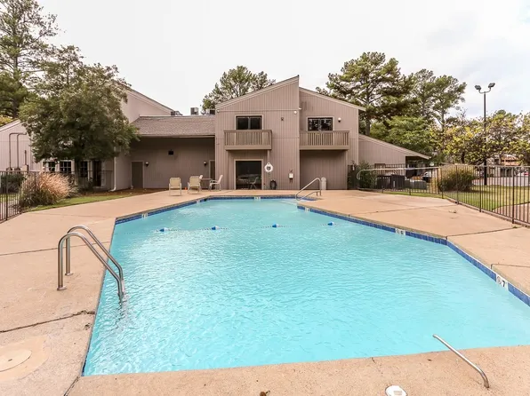 817 Creekside Dr #106, Memphis, TN 38117