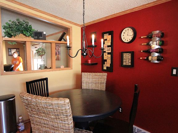 3rd image of 1532 Laurelwood Dr