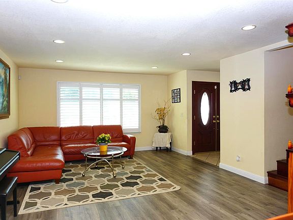 3rd image of 2464 Glen Fox Ct