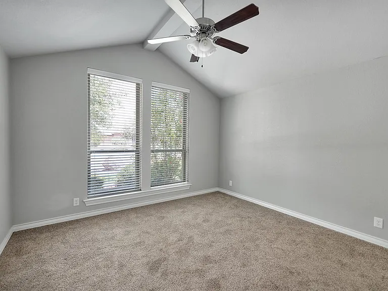 5907 Frio Dr — Photo 11