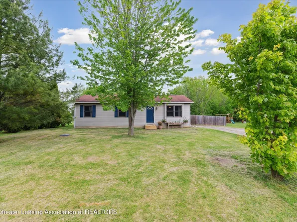 114 Walker Dr, Morrice, MI 48857