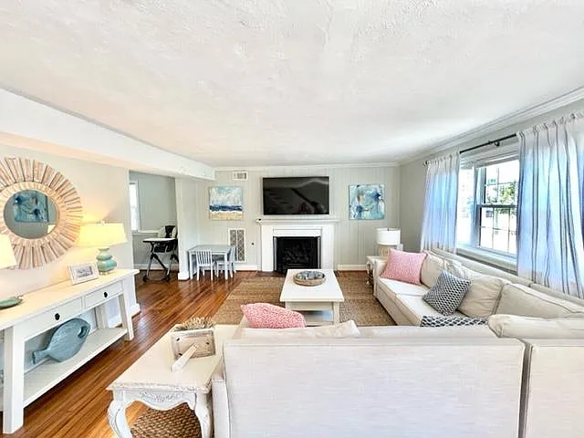 4606 Atlantic Ave — Photo 3