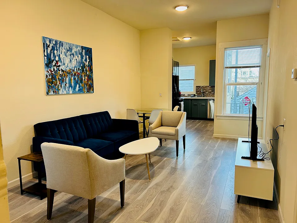 143 Lexington St #2