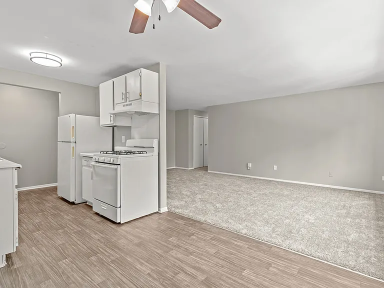 Country Meadows Apartments — Photo 13
