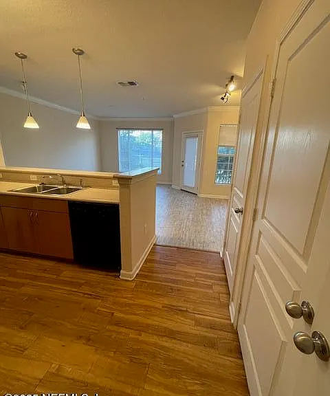 8290 Gate Pkwy W #1110 — Photo 5
