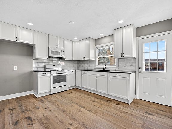3rd image of 4520 Apple Orchard Ln APT 5