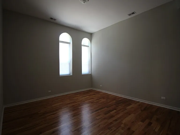 3254 N Ravenswood Ave #1 — Photo 7