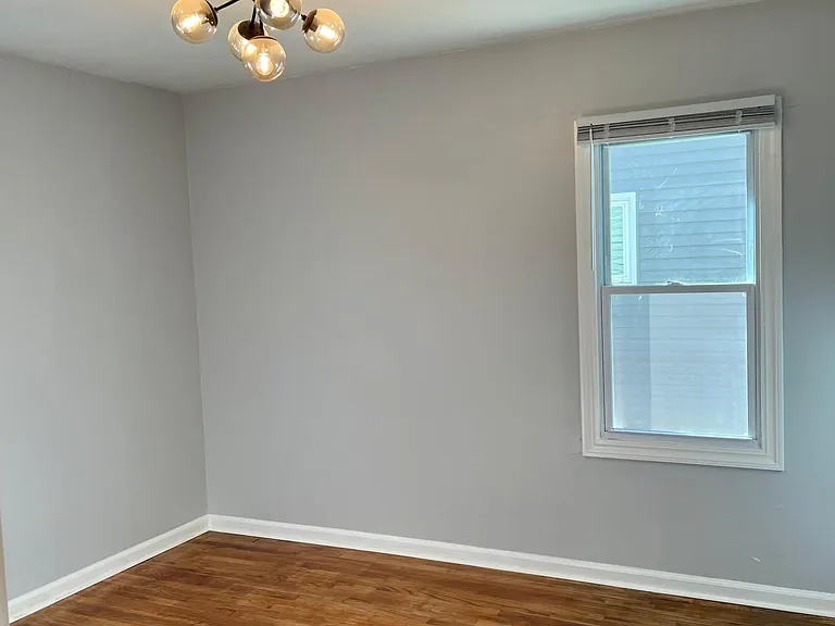 111 W Mapledale Ave — Photo 16