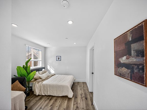 5th image of 1252 W 37th St #Privateroom3