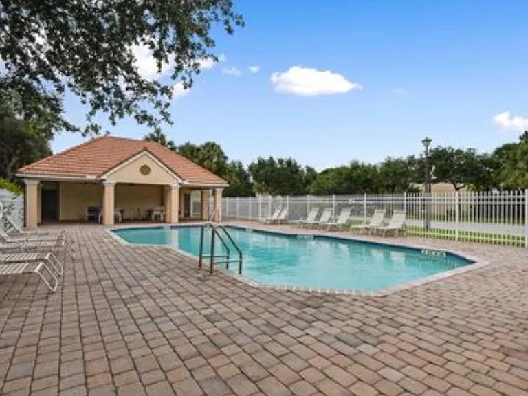 9114 Villa Palma Ln — Photo 18