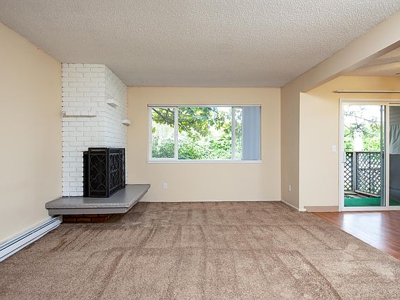 Woodiside Vista ; Living Room