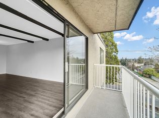 801 Esquimalt Rd #BC1303636, Esquimalt, BC V9A3M3