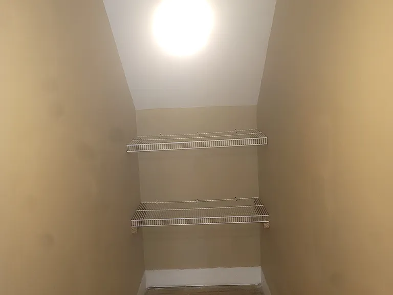 1026 Alden Ct — Photo 5