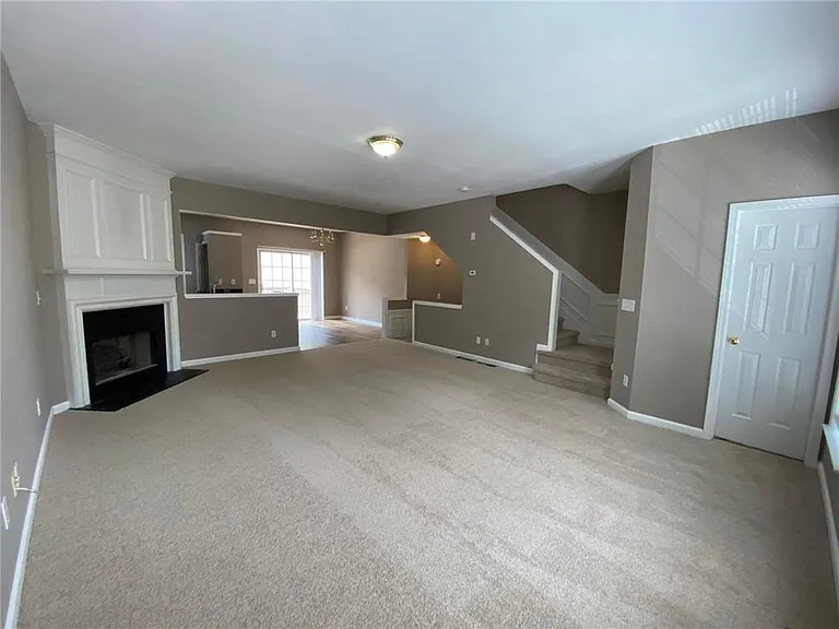 4019 Howell Park Rd — Photo 6