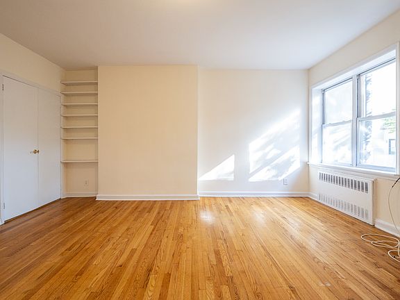 5th image of 32 W 72nd St APT 4C