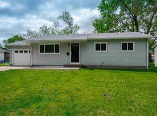 1315 7th St, Camanche, IA 52730