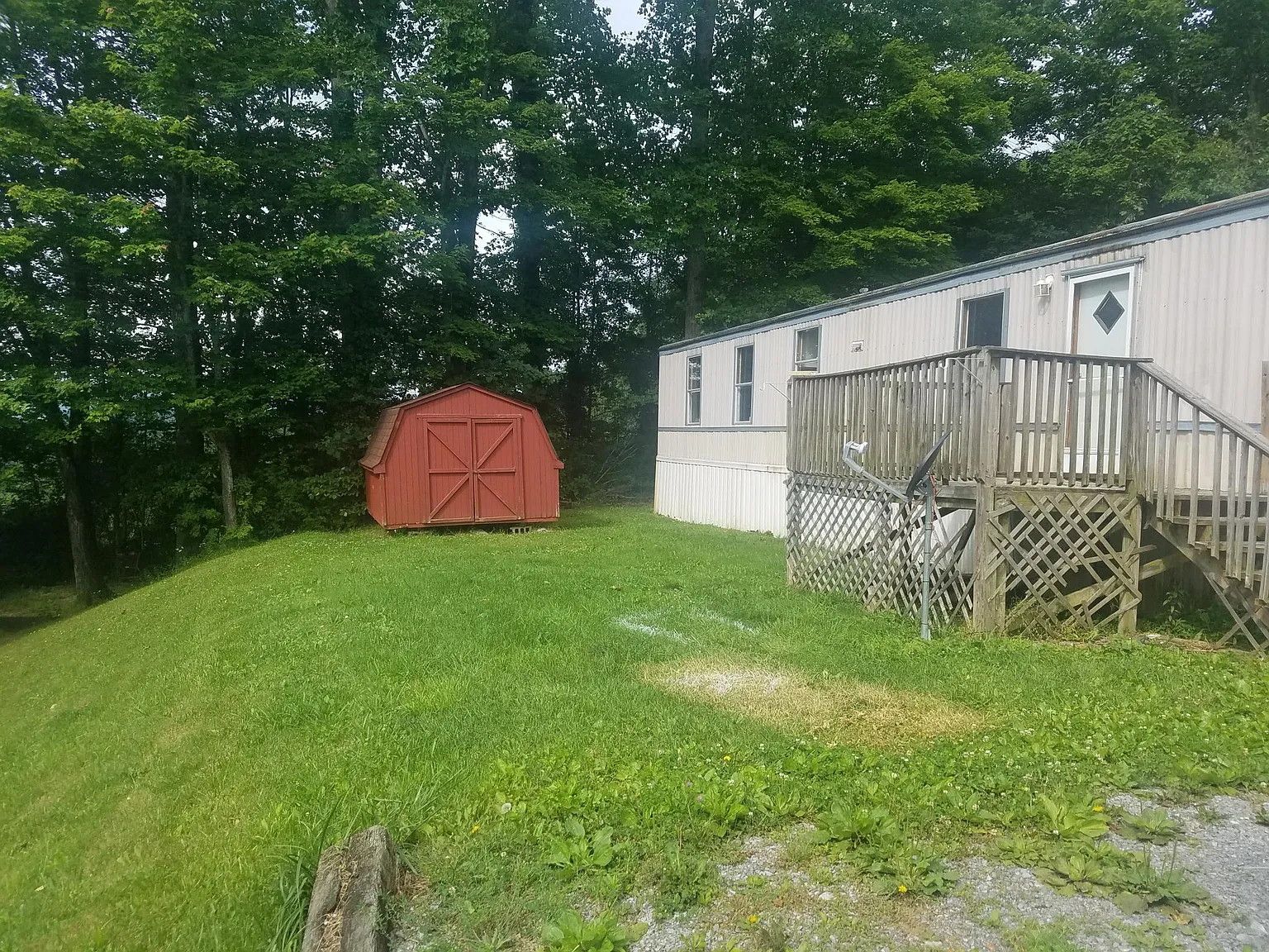 3 bed, $895 — Photo 2