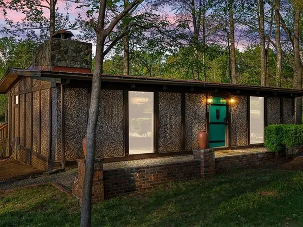 3908 Waterton Rd, Summerfield, NC 27358