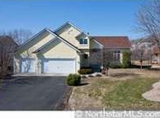 8821 Blackoaks Ln N, Maple Grove, MN 55311