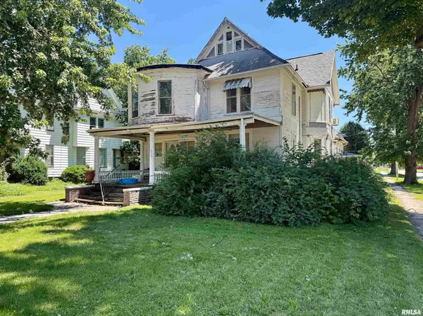 915 N Broad St, Galesburg, IL 61401