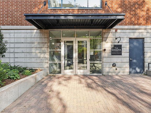 3rd image of 209 8th St E APT 303