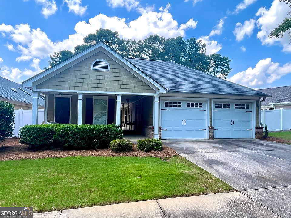 1st image of 120 Cottage Club Dr