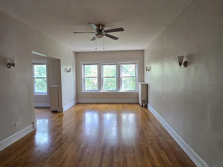1364 W Estes Ave #2N — Photo 3