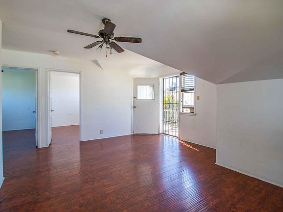 3rd image of 448 N Hill Ave