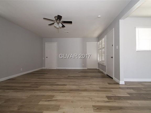 3rd image of 1924 E Oakey Blvd