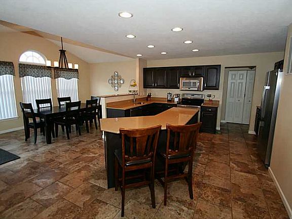 3rd image of 145 Janyce Dr